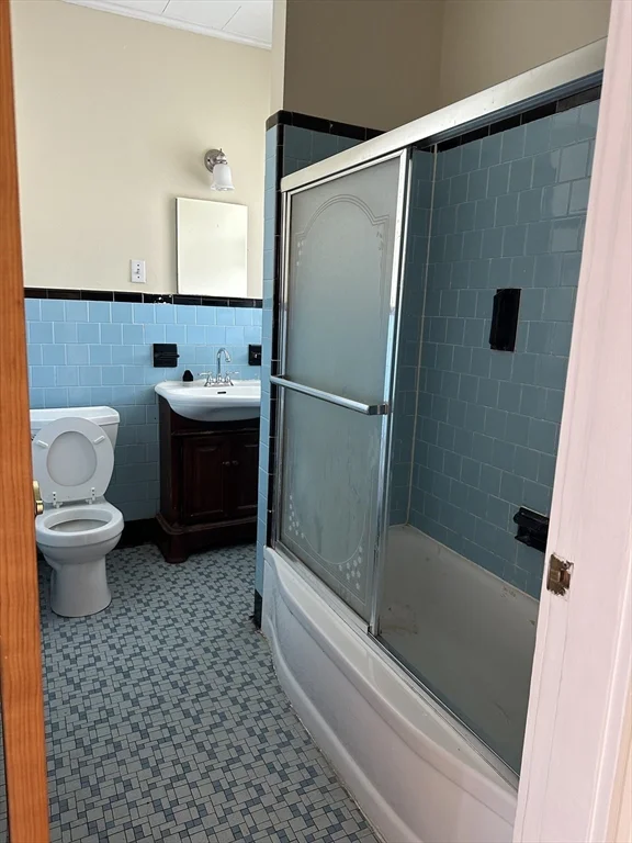 2 bed, 1 bath apartment for rent at 27 Wilmore St Unit 2, Boston — photo 8 of 11