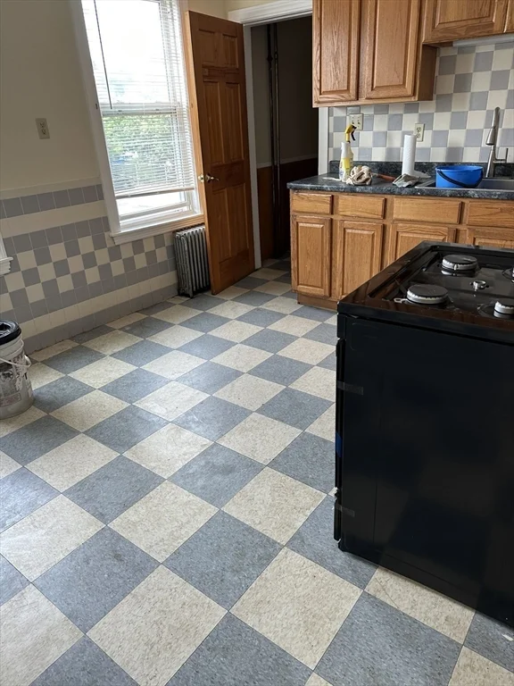 2 bed, 1 bath apartment for rent at 27 Wilmore St Unit 2, Boston — photo 7 of 11