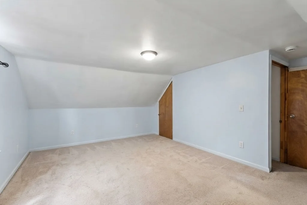 5 bed, 2 bath apartment for rent at 27 Winthrop St Unit 27, Fitchburg — photo 12 of 14