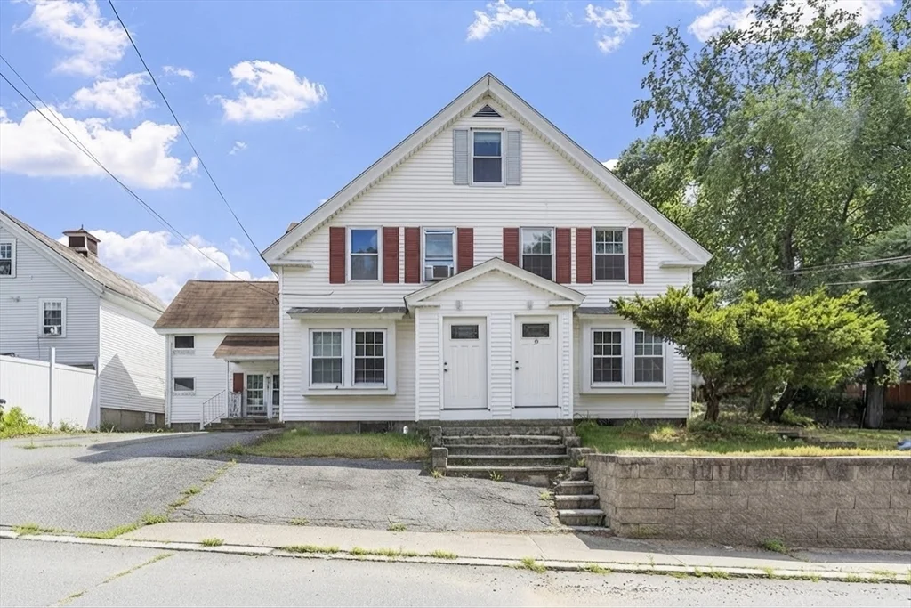 5 bed, 2 bath apartment for rent at 27 Winthrop St Unit 27, Fitchburg — photo 2 of 14
