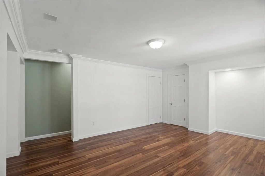 5 bed, 2 bath apartment for rent at 27 Winthrop St Unit 27, Fitchburg — photo 6 of 14