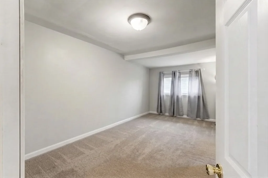 5 bed, 2 bath apartment for rent at 27 Winthrop St Unit 27, Fitchburg — photo 8 of 14