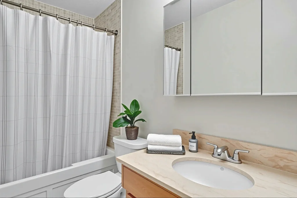 2 bed, 1 bath apartment for rent at 27 Worcester Sq Unit 5, South End — photo 3 of 21
