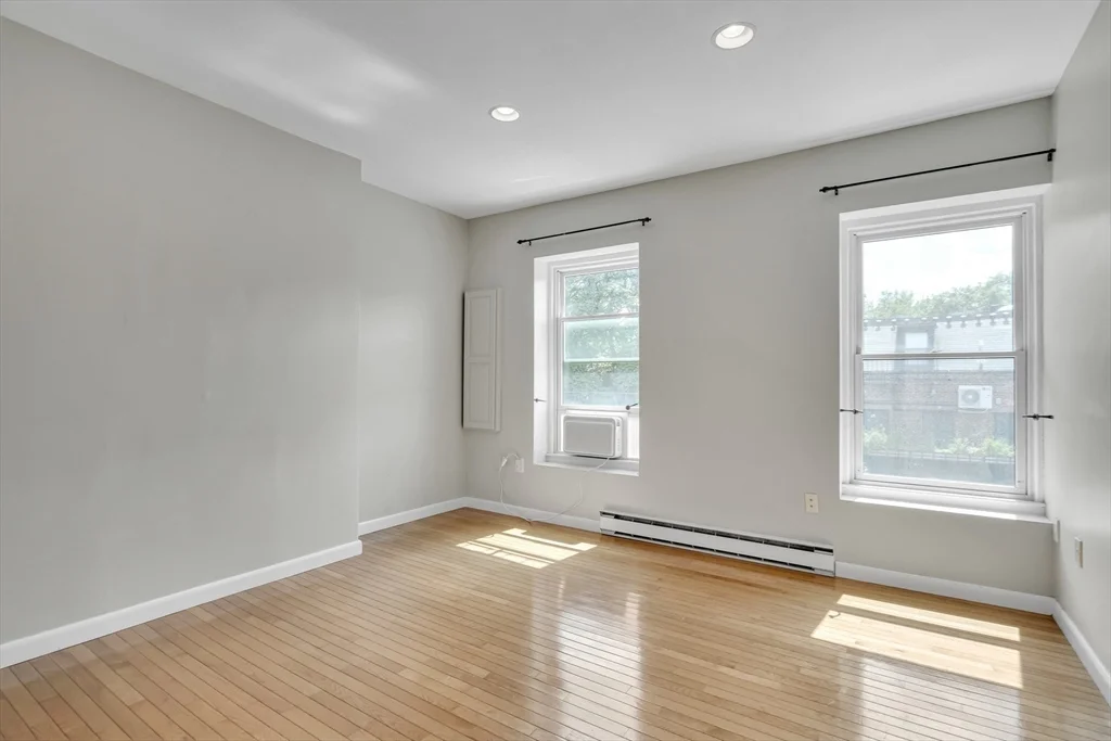 2 bed, 1 bath apartment for rent at 27 Worcester Sq Unit 5, South End — photo 14 of 21