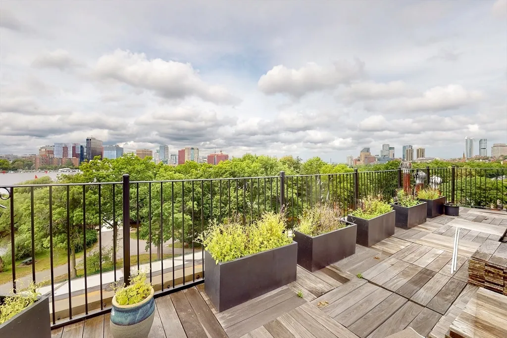 2 bed, 2 bath apartment for rent at 270 Beacon St Unit H5, Back Bay — photo 2 of 38