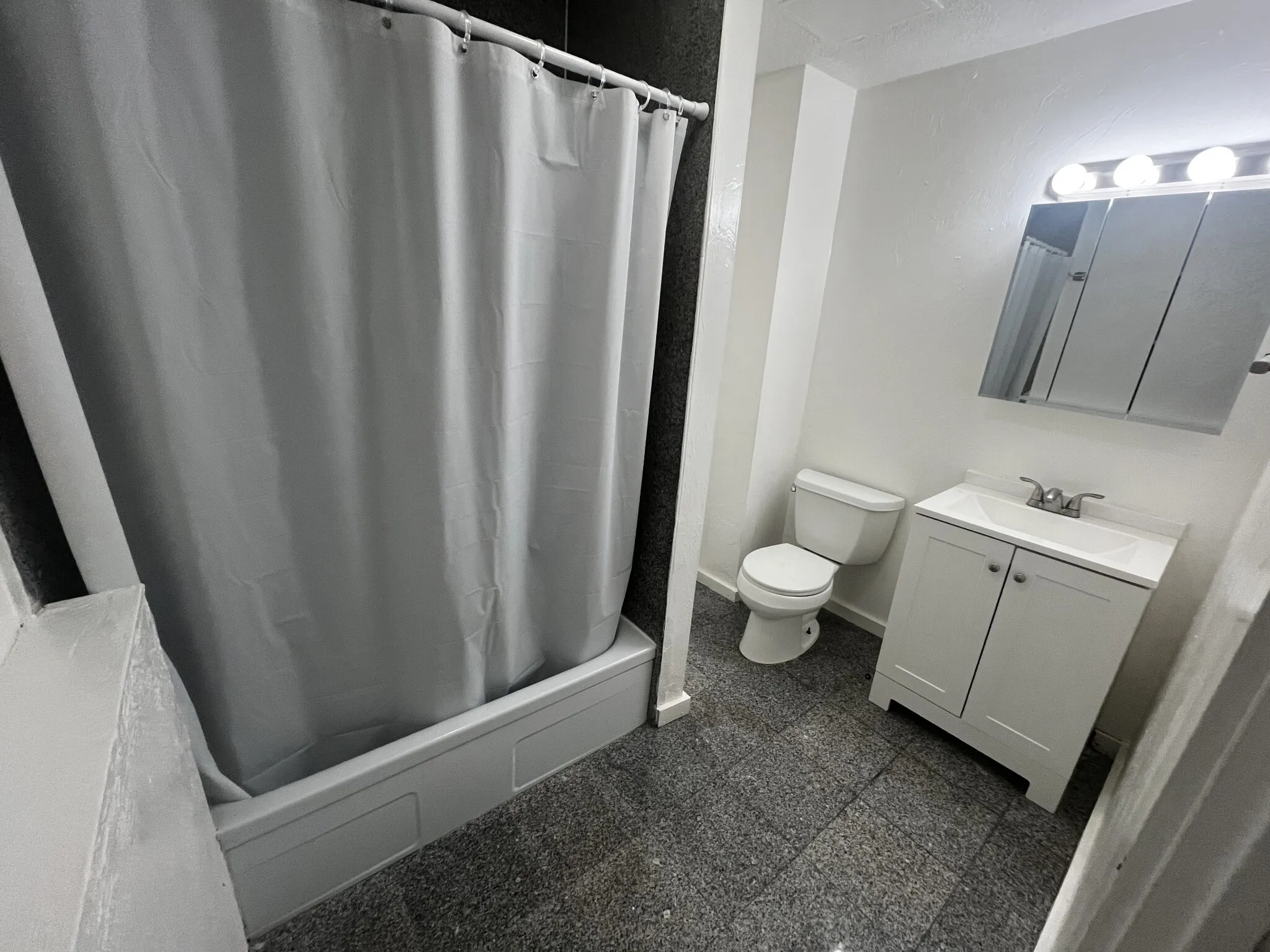 4 bed, 2 bath apartment for rent at 270 Bowdoin St Unit 3, Dorchester — photo 8 of 10