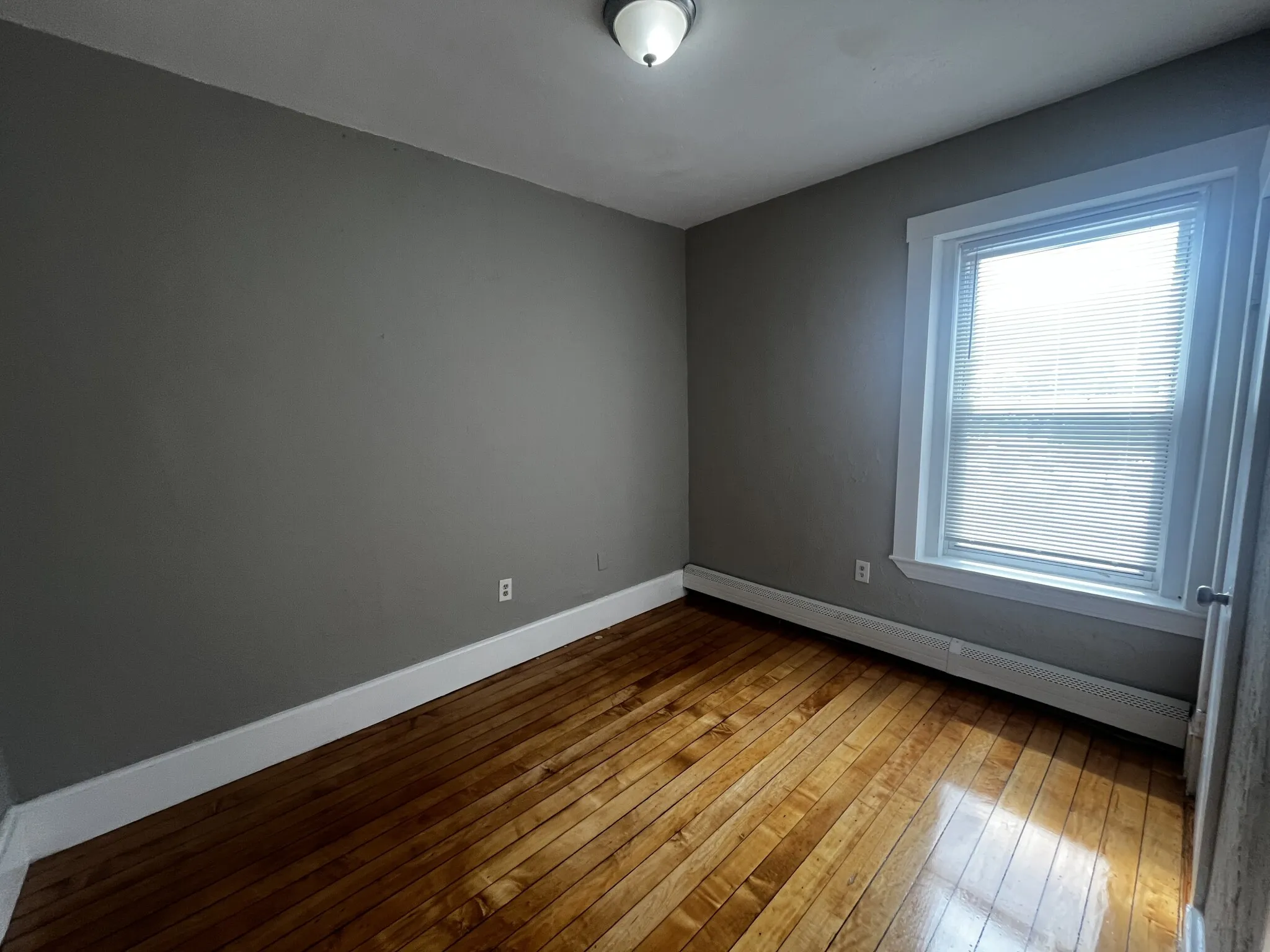 4 bed, 2 bath apartment for rent at 270 Bowdoin St Unit 3, Dorchester — photo 4 of 10