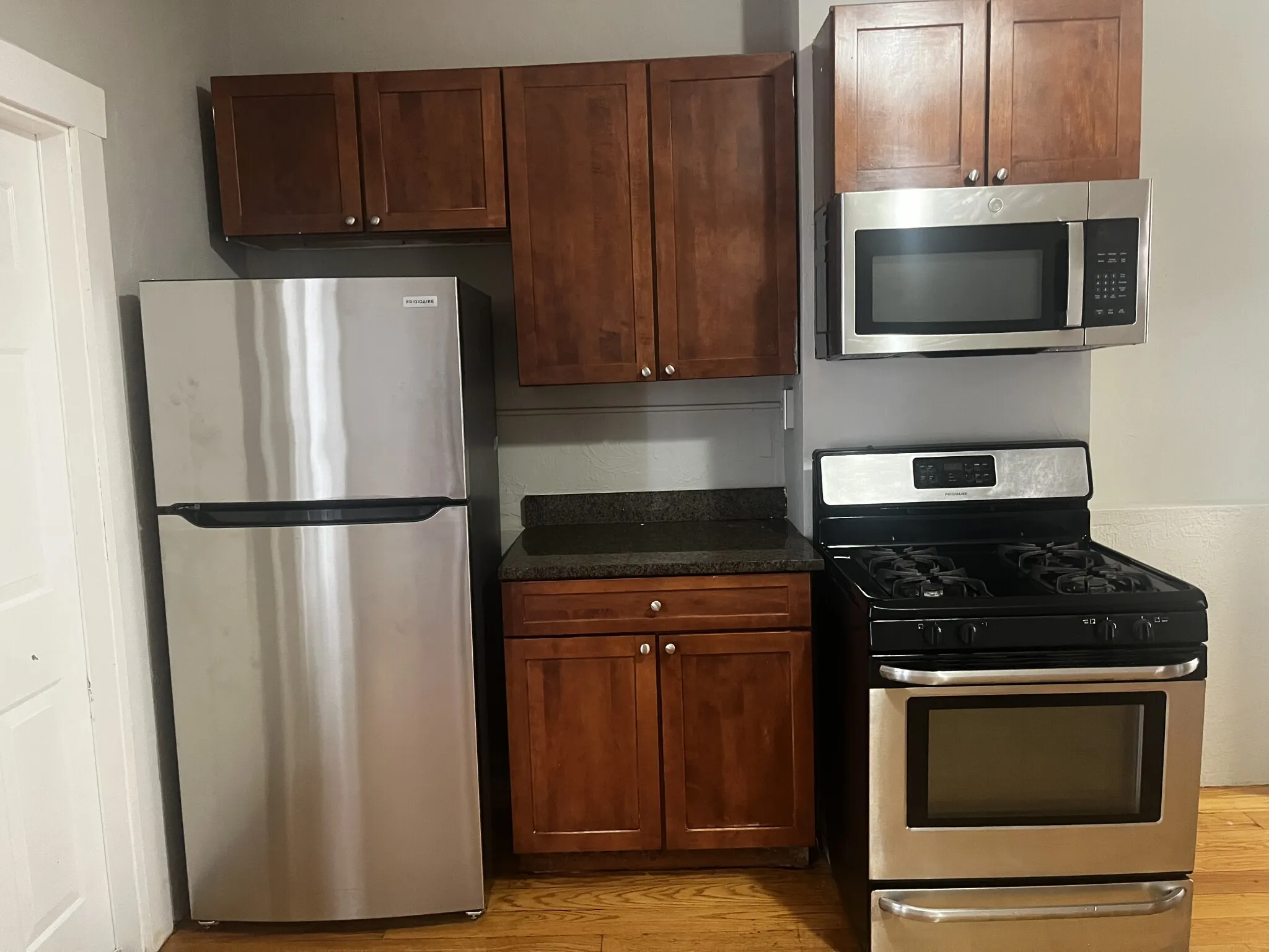 4 bed, 2 bath apartment for rent at 270 Bowdoin St Unit 3, Dorchester — photo 2 of 10
