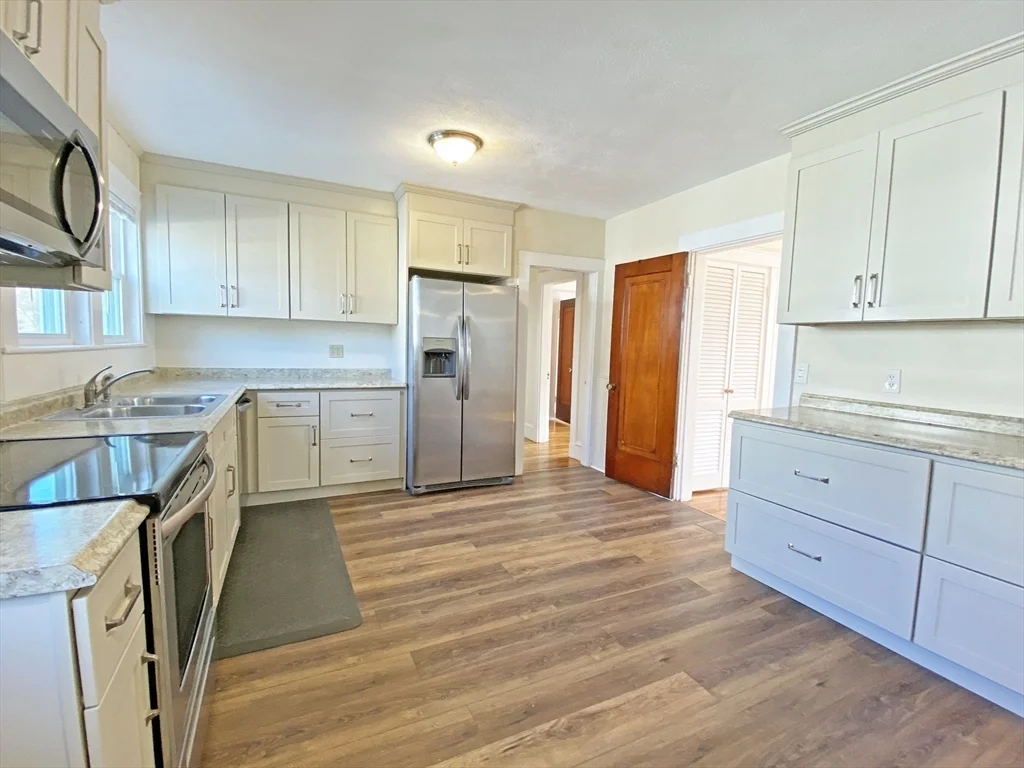 3 bed, 1 bath apartment for rent at 270 Cabot St Unit 2, Newtonville — photo 10 of 20
