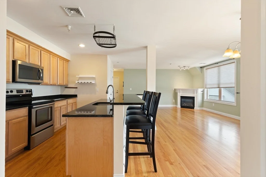2 bed, 2 bath apartment for rent at 270 Cedar St Unit 8, Somerville — photo 6 of 26