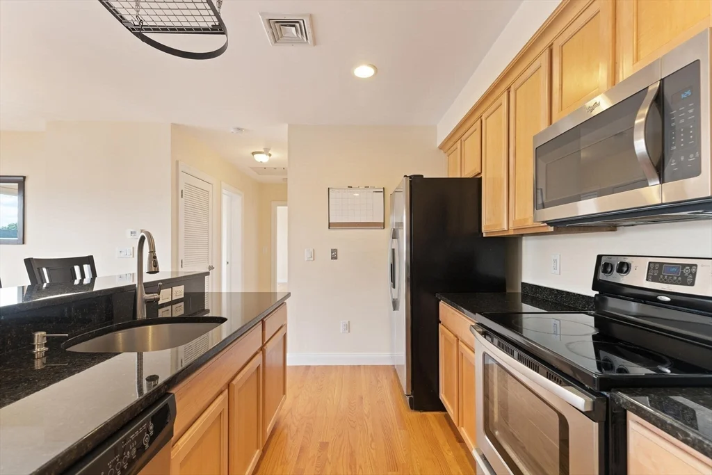 2 bed, 2 bath apartment for rent at 270 Cedar St Unit 8, Somerville — photo 7 of 26