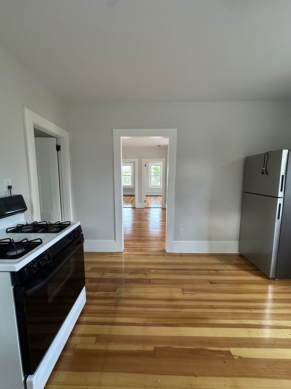 3 bed, 1 bath apartment for rent at 270 Court St Unit 2, Plymouth — photo 2 of 8