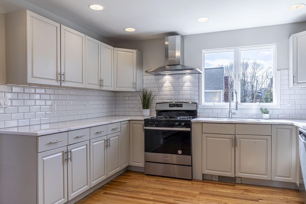 4 bed, 4+ bath apartment for rent at 270 Cross St Unit 1, Winchester — photo 13 of 38