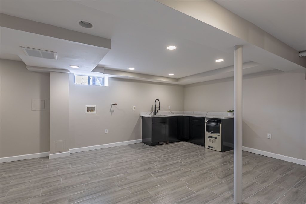 4 bed, 4+ bath apartment for rent at 270 Cross St Unit 1, Winchester — photo 33 of 38