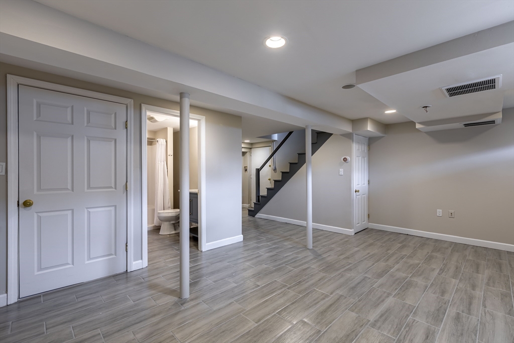 4 bed, 4+ bath apartment for rent at 270 Cross St Unit 1, Winchester — photo 35 of 38