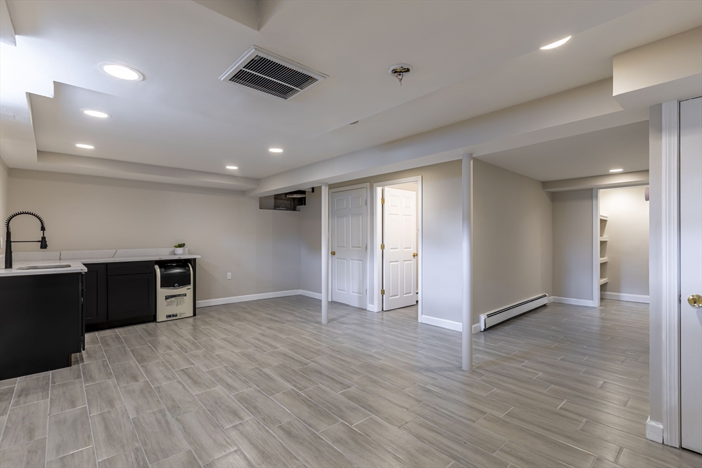 4 bed, 4+ bath apartment for rent at 270 Cross St Unit 1, Winchester — photo 34 of 38