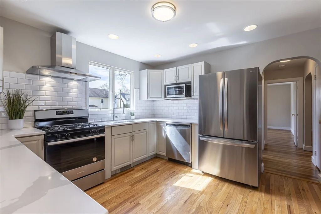 4 bed, 4+ bath apartment for rent at 270 Cross St Unit SF, Winchester — photo 5 of 34