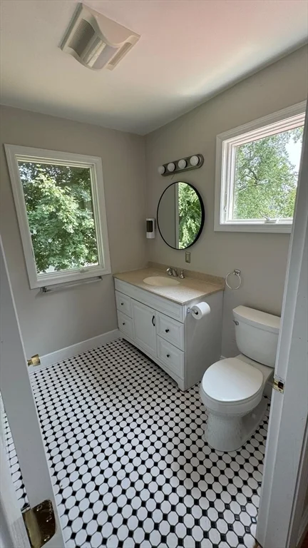 4 bed, 4+ bath apartment for rent at 270 Cross St, Winchester — photo 26 of 33