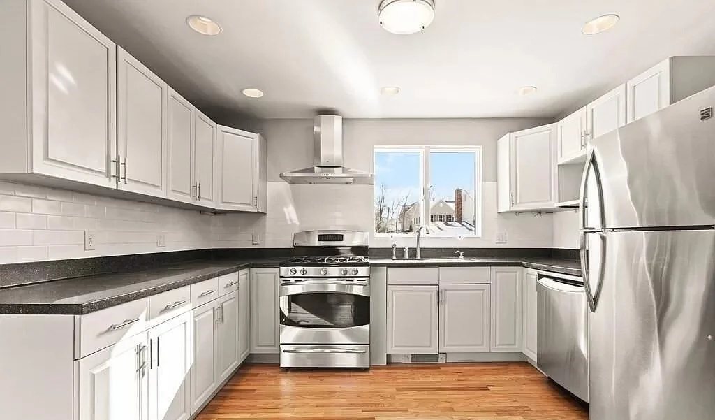 4 bed, 4+ bath apartment for rent at 270 Cross St, Winchester — photo 3 of 33
