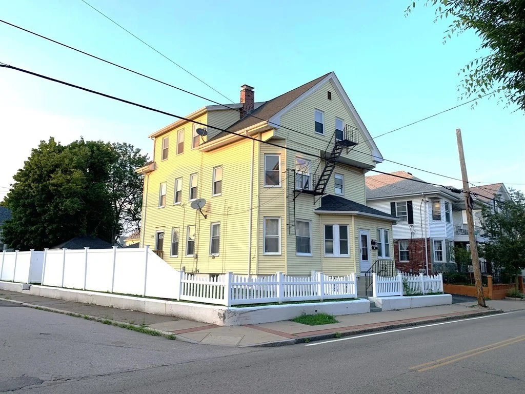 2 bed, 1 bath apartment for rent at 270 Division St Unit 1, Pawtucket — photo 1 of 8
