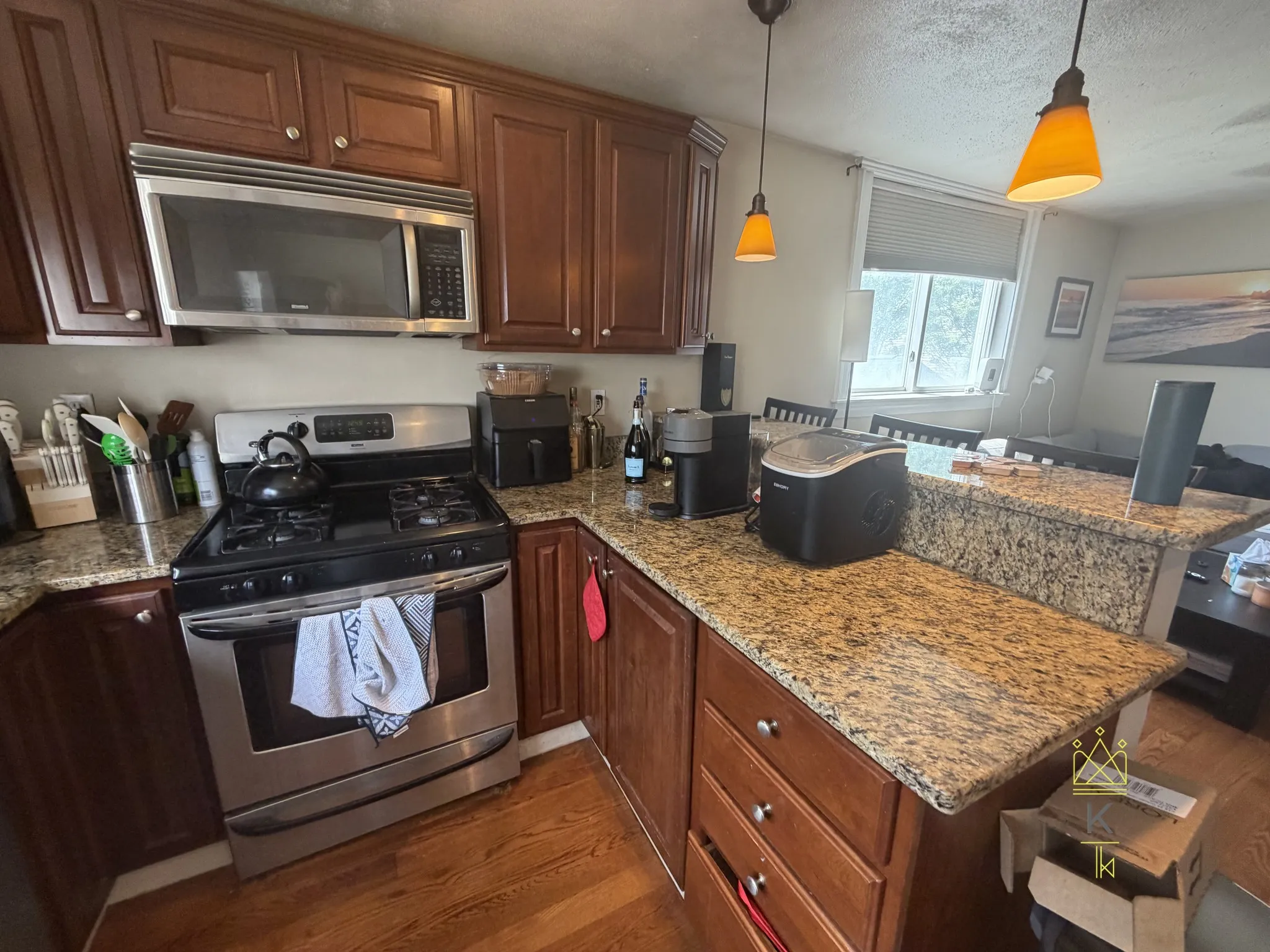 2 bed, 1 bath apartment for rent at 270 E St Unit 2, South Boston