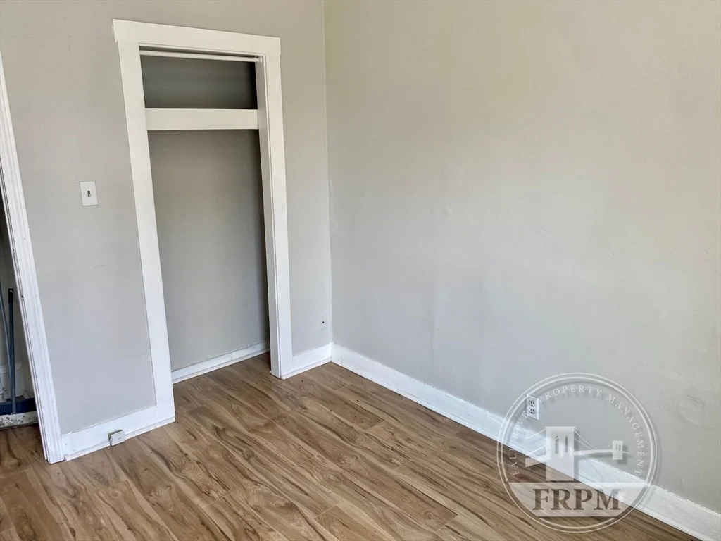 4 bed, 1 bath apartment for rent at 270 Fourth St Unit 1, Fall River — photo 4 of 7