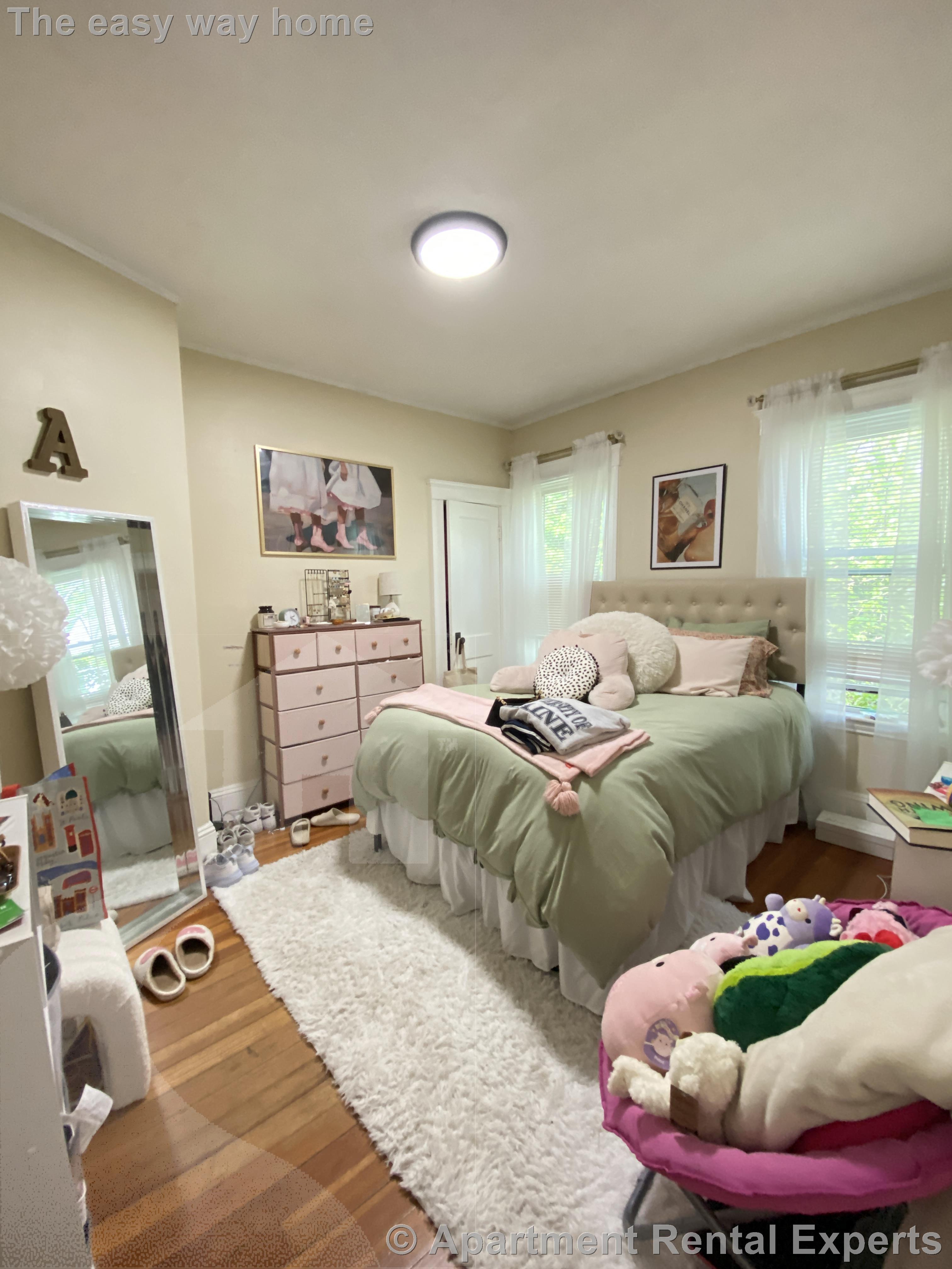 3 bed, 2 bath apartment for rent at 270 Harvard St Unit 1, Tufts — photo 10 of 16