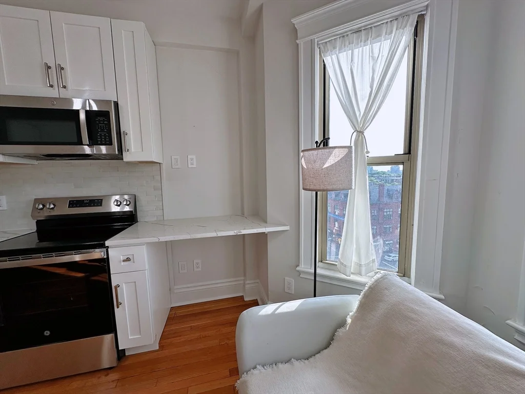 Studio bed, 1 bath apartment for rent at 270 Huntington Ave Unit 706, Fenway — photo 4 of 8