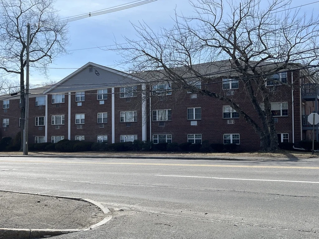 1 bed, 1 bath apartment for rent at 270 Main St Unit 34, North Reading