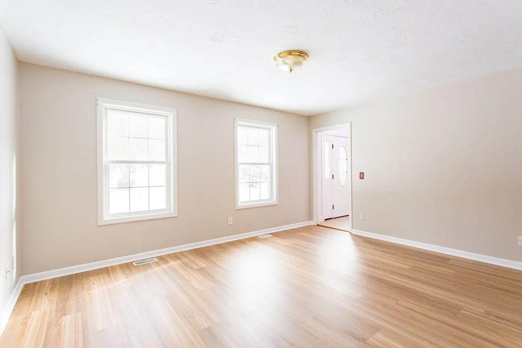 3 bed, 2 bath apartment for rent at 270 New Braintree Rd, West Brookfield — photo 19 of 33
