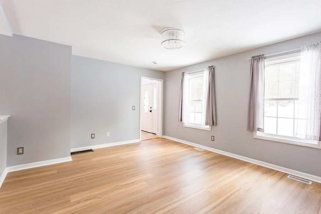 3 bed, 2 bath apartment for rent at 270 New Braintree Rd, West Brookfield — photo 14 of 33