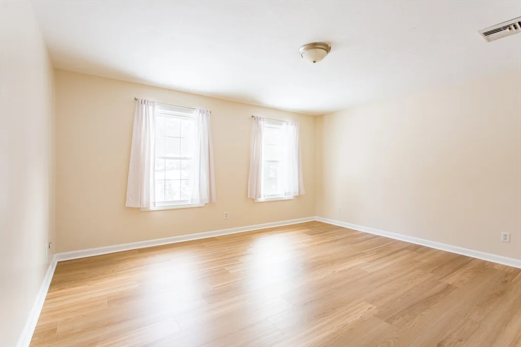 3 bed, 2 bath apartment for rent at 270 New Braintree Rd, West Brookfield — photo 20 of 33