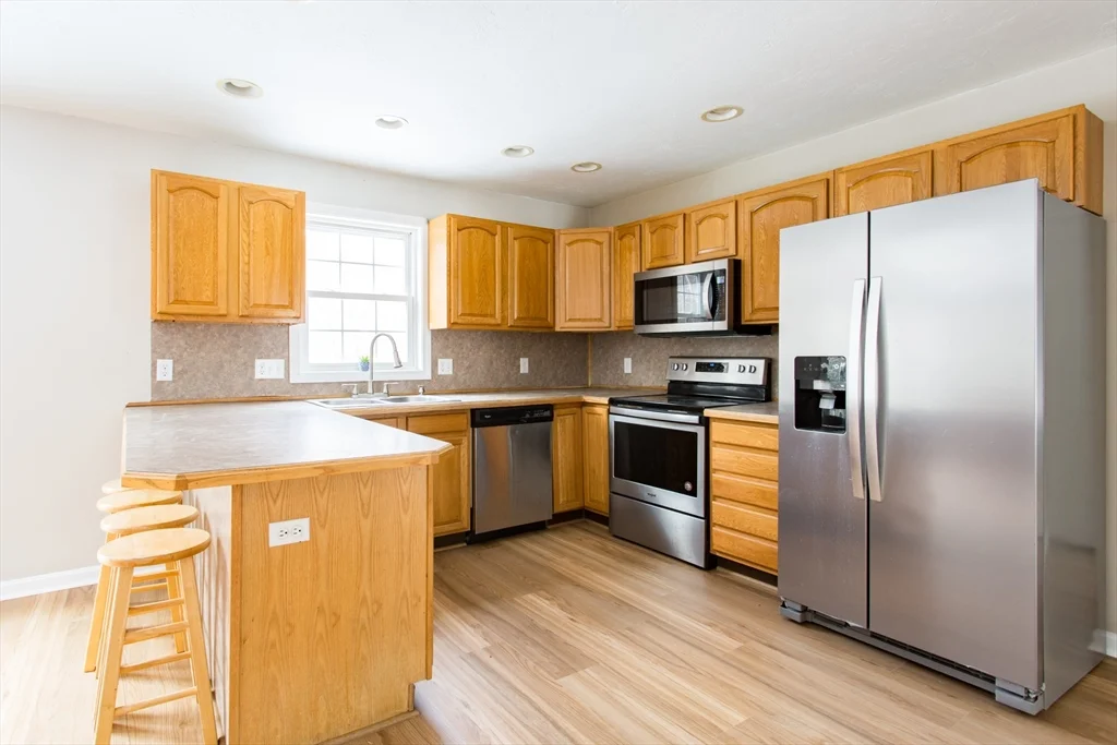 3 bed, 2 bath apartment for rent at 270 New Braintree Rd, West Brookfield — photo 9 of 33