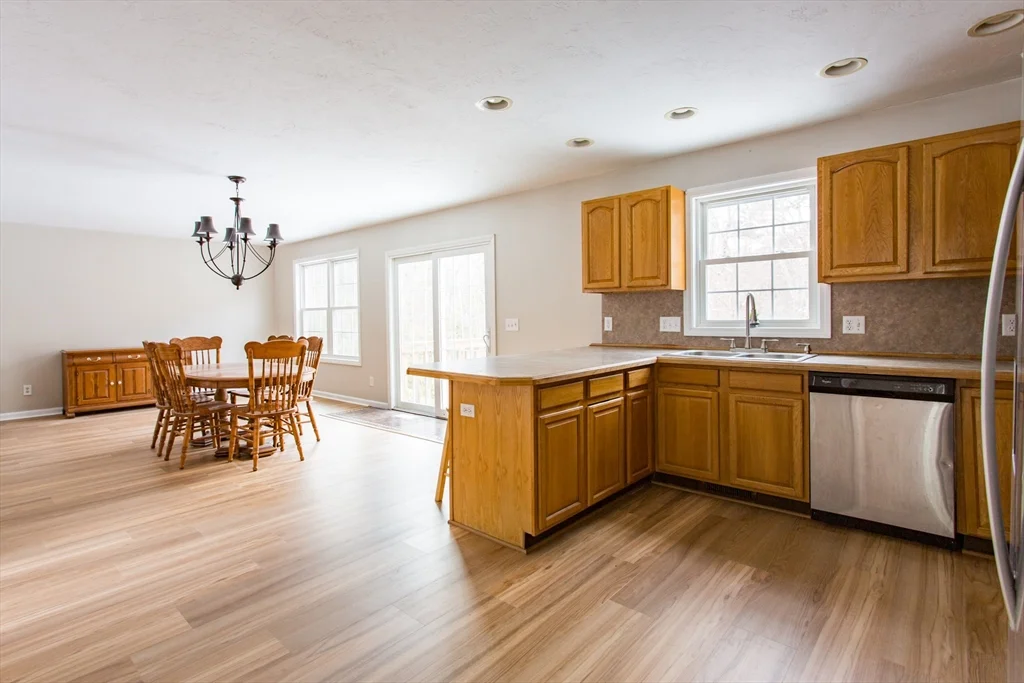 3 bed, 2 bath apartment for rent at 270 New Braintree Rd, West Brookfield — photo 10 of 33