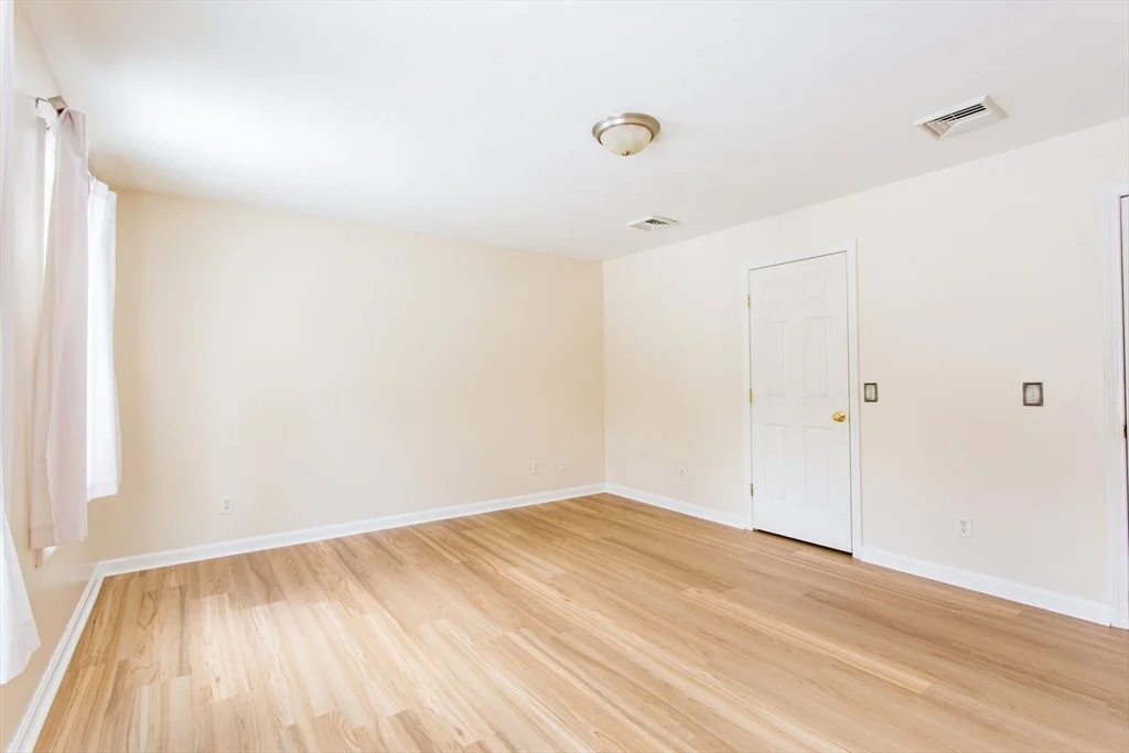 3 bed, 2 bath apartment for rent at 270 New Braintree Rd, West Brookfield — photo 21 of 33