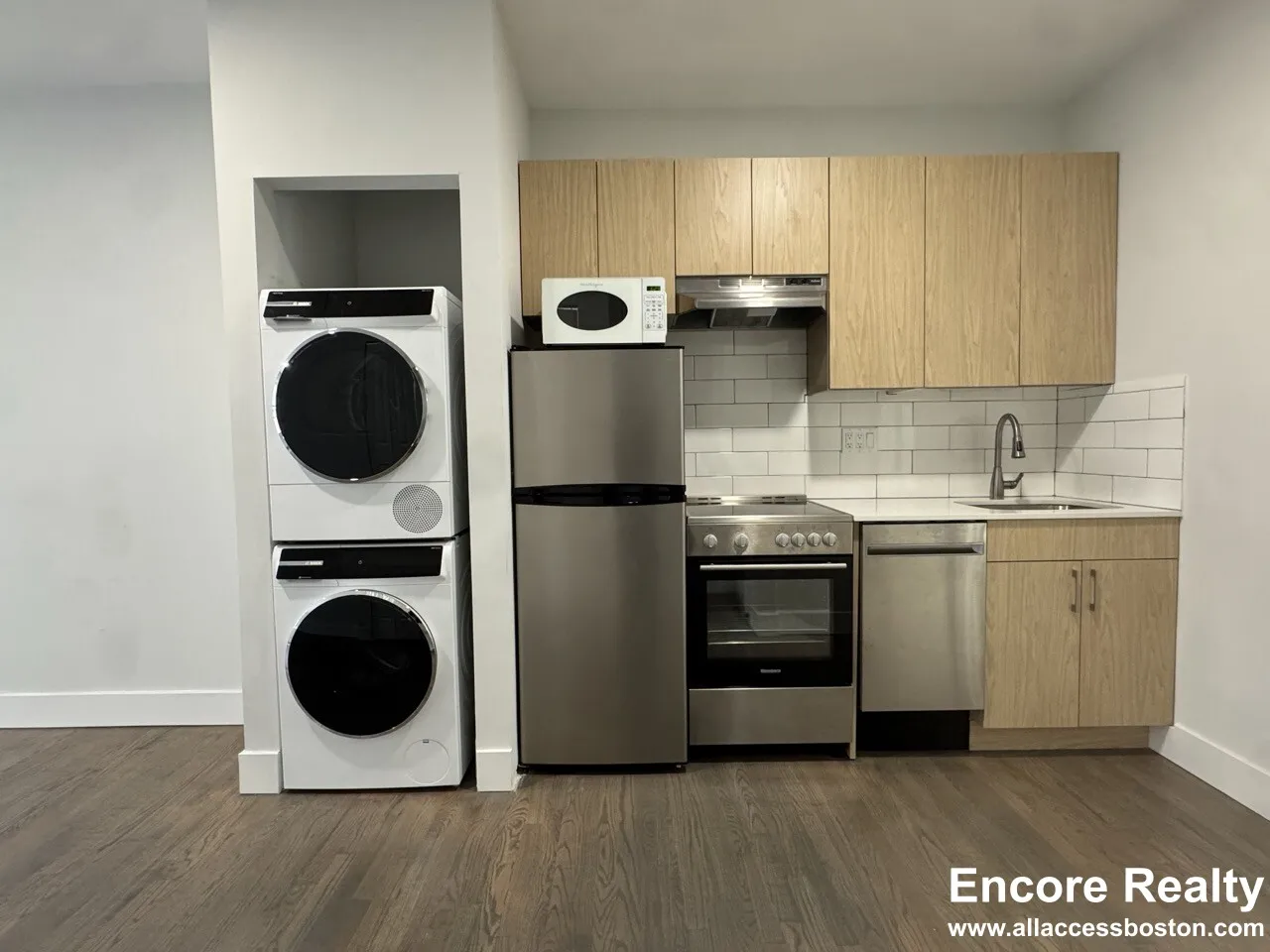 Studio bed, 1 bath apartment for rent at 270 Newbury St Unit 101, Back Bay — photo 1 of 7