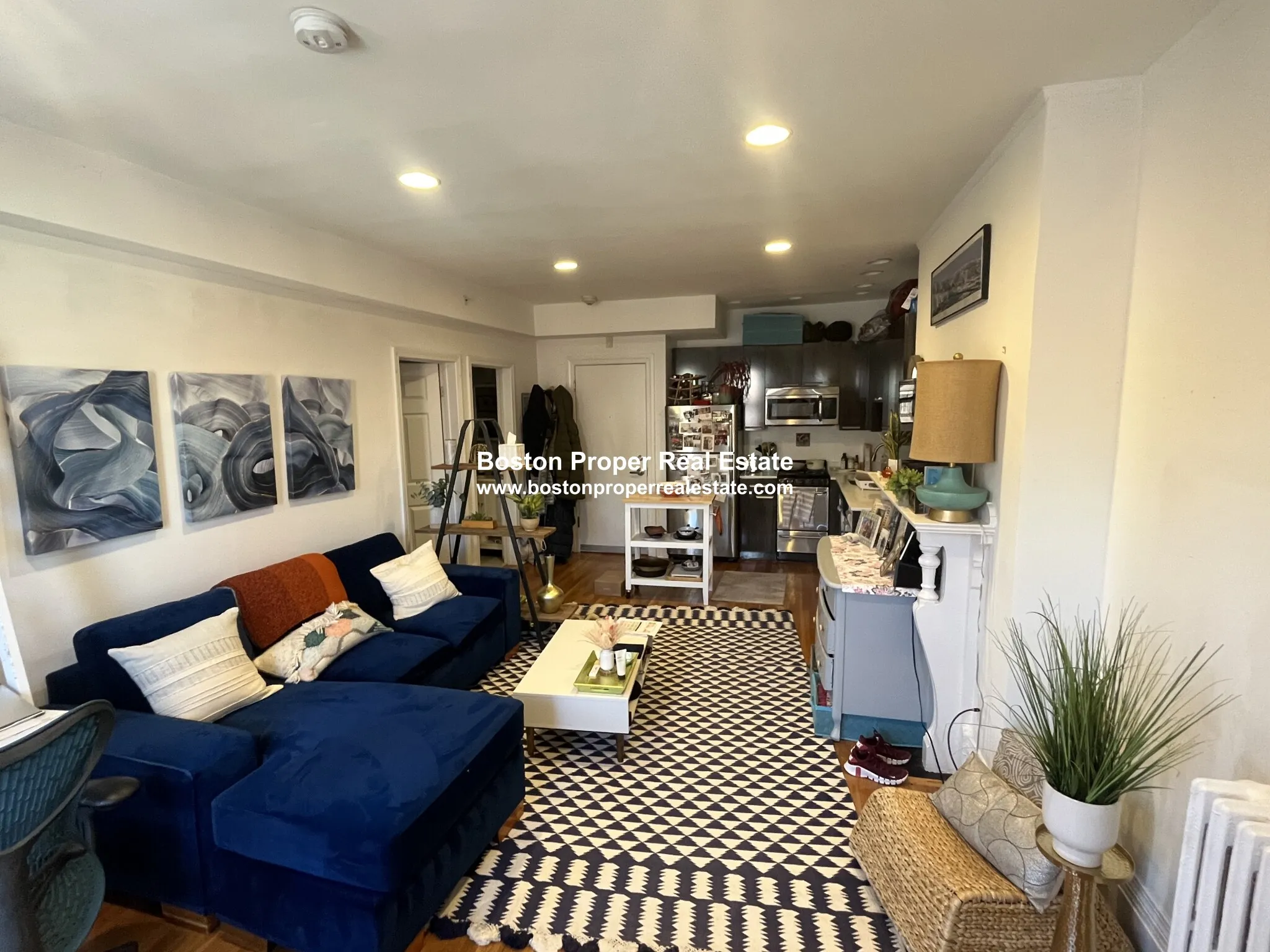 1 bed, 1 bath apartment for rent at 270 Newbury St Unit 7, Back Bay — photo 3 of 8