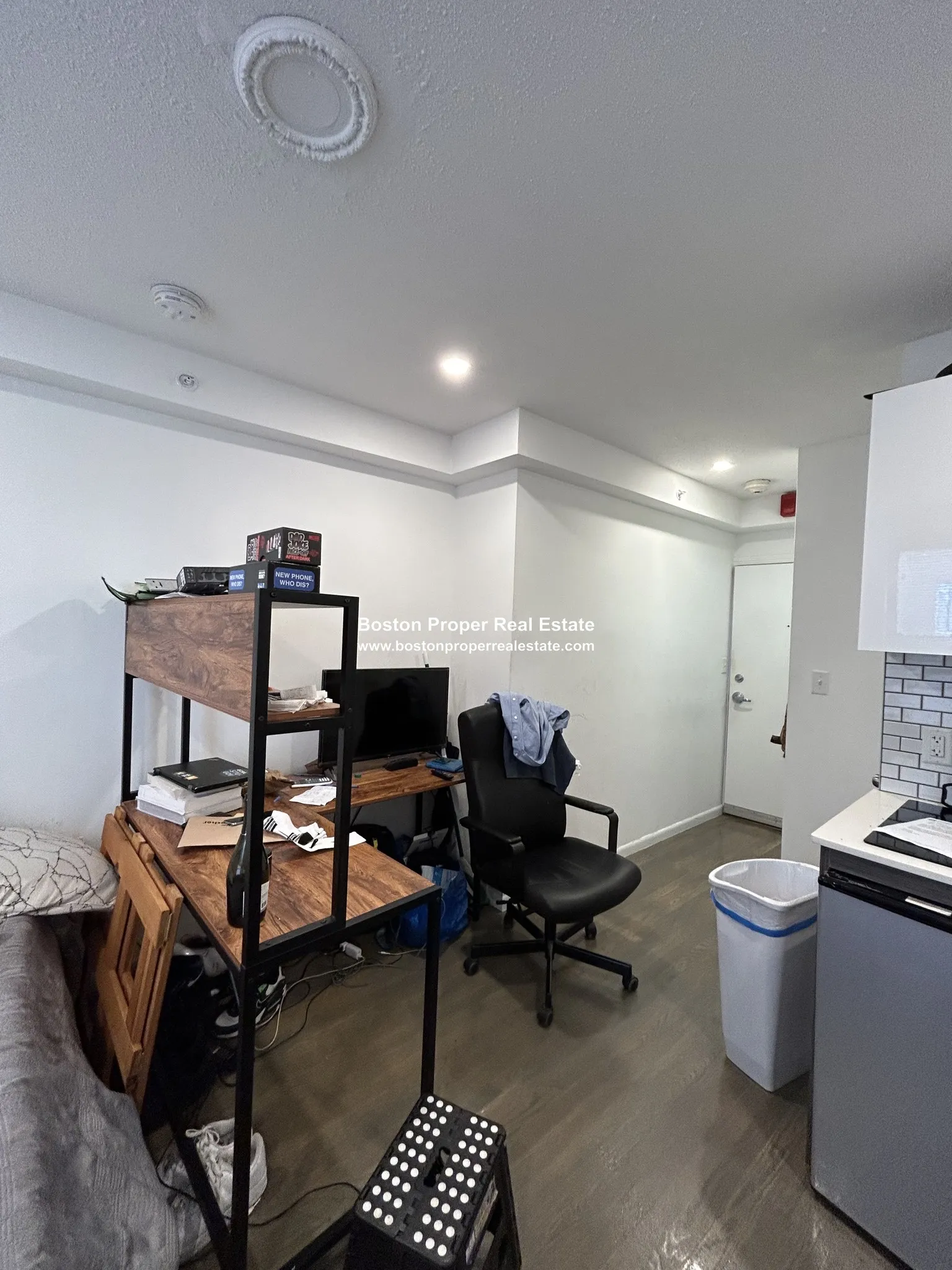 Studio bed, 1 bath apartment for rent at 270 Newbury St Unit 9, Back Bay — photo 3 of 13