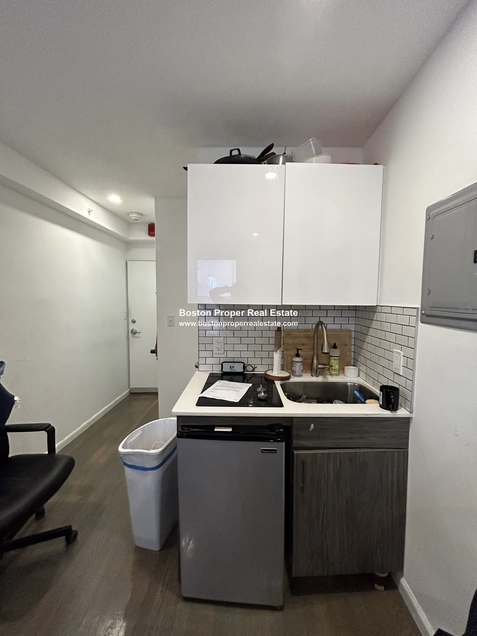 Studio bed, 1 bath apartment for rent at 270 Newbury St Unit 9, Back Bay — photo 4 of 13