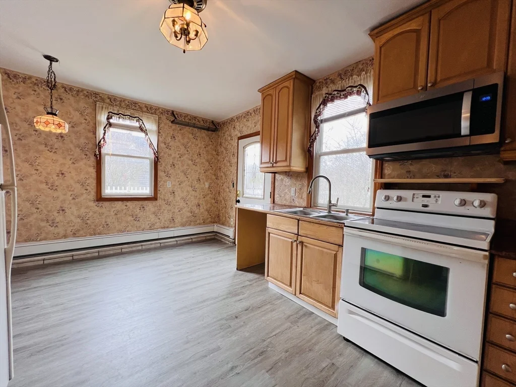 2 bed, 1 bath apartment for rent at 270 Ocean Ave Unit 8 -YEARLY-, Hyannis — photo 8 of 25