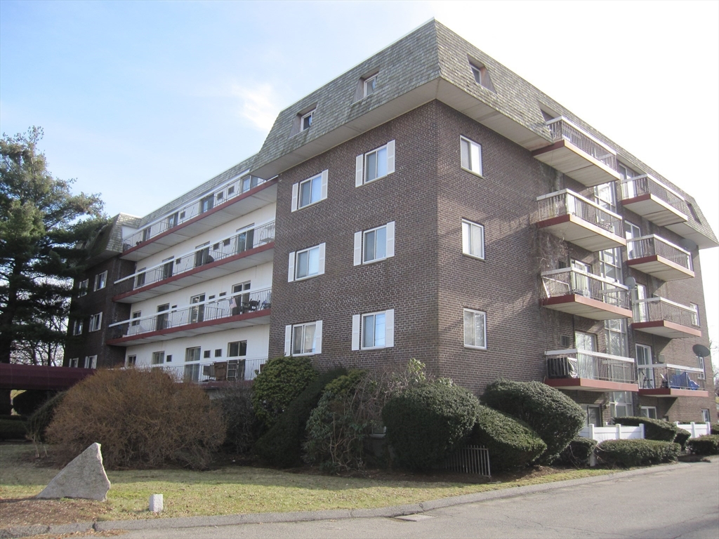 2 bed, 1 bath apartment for rent at 270 Quarry St Unit 41, Quincy