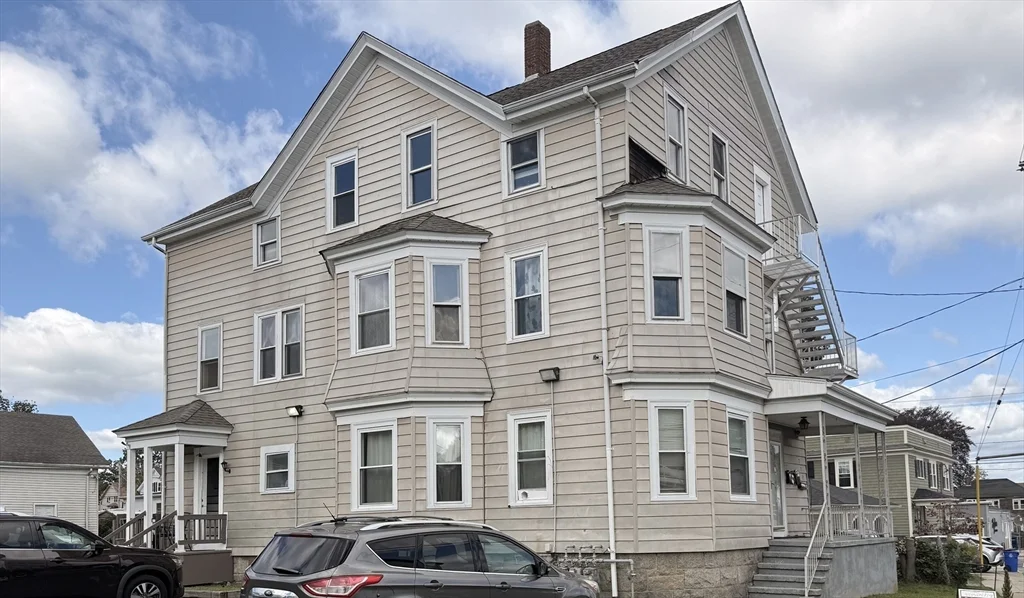 4 bed, 1 bath apartment for rent at 270 Stetson St Unit 3, Fall River — photo 9 of 9