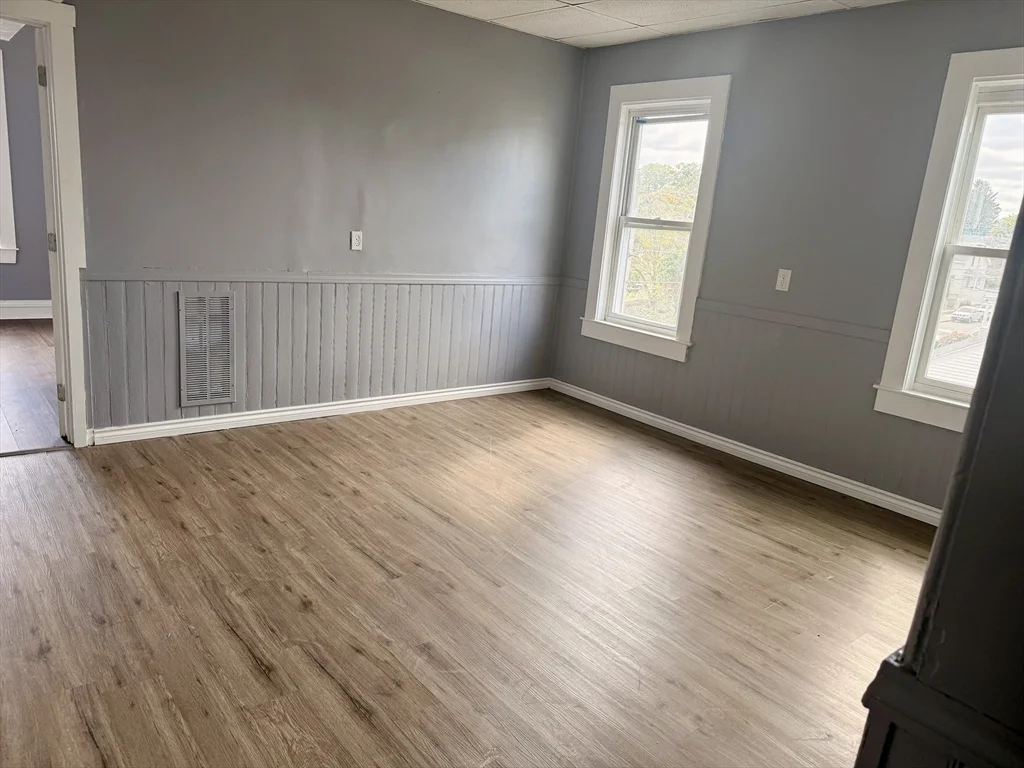 4 bed, 1 bath apartment for rent at 270 Stetson St Unit 3, Fall River — photo 2 of 9