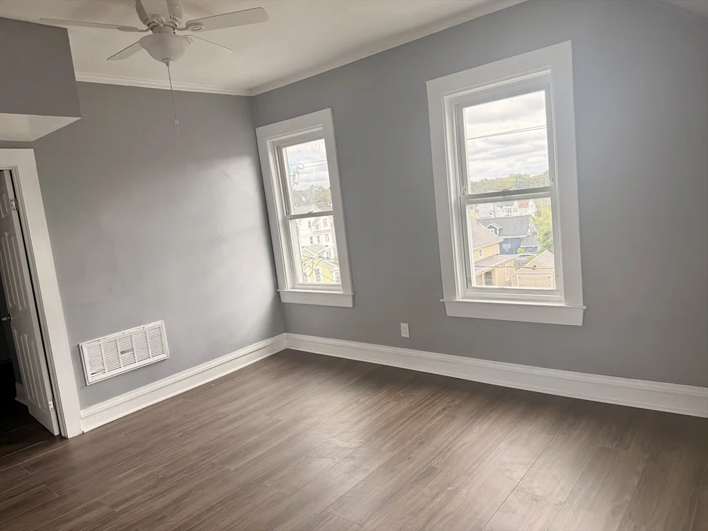 4 bed, 1 bath apartment for rent at 270 Stetson St Unit 3, Fall River — photo 3 of 9
