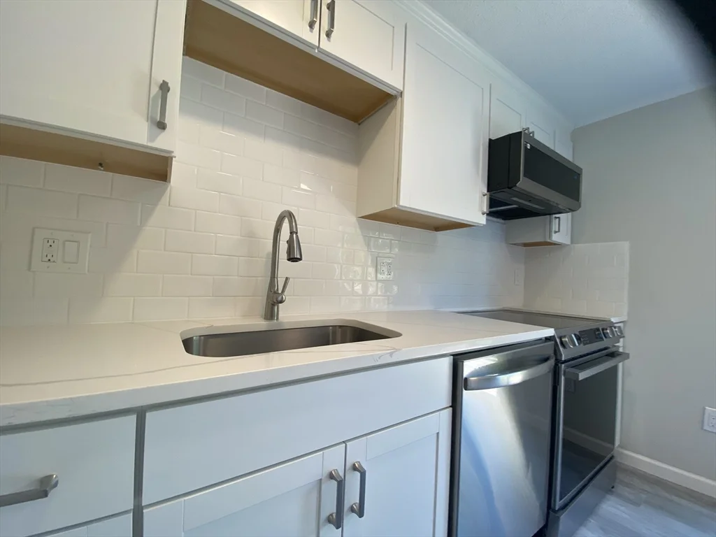 2 bed, 1 bath apartment for rent at 270 Sunderland Unit 11, Worcester — photo 10 of 40