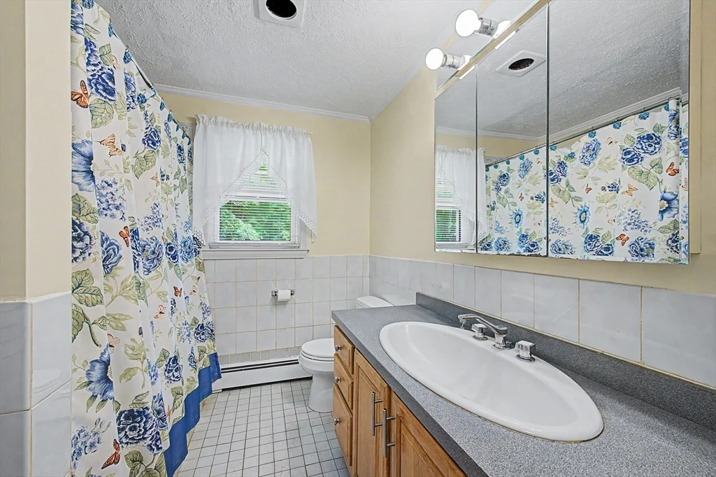 3 bed, 1 bath apartment for rent at 270 Wood St, Hopkinton — photo 16 of 25