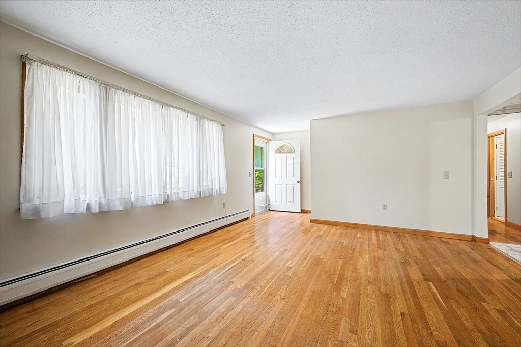 3 bed, 1 bath apartment for rent at 270 Wood St, Hopkinton — photo 10 of 25