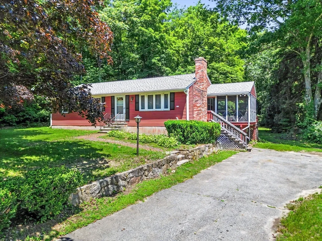 3 bed, 1 bath apartment for rent at 270 Wood St, Hopkinton — photo 1 of 25