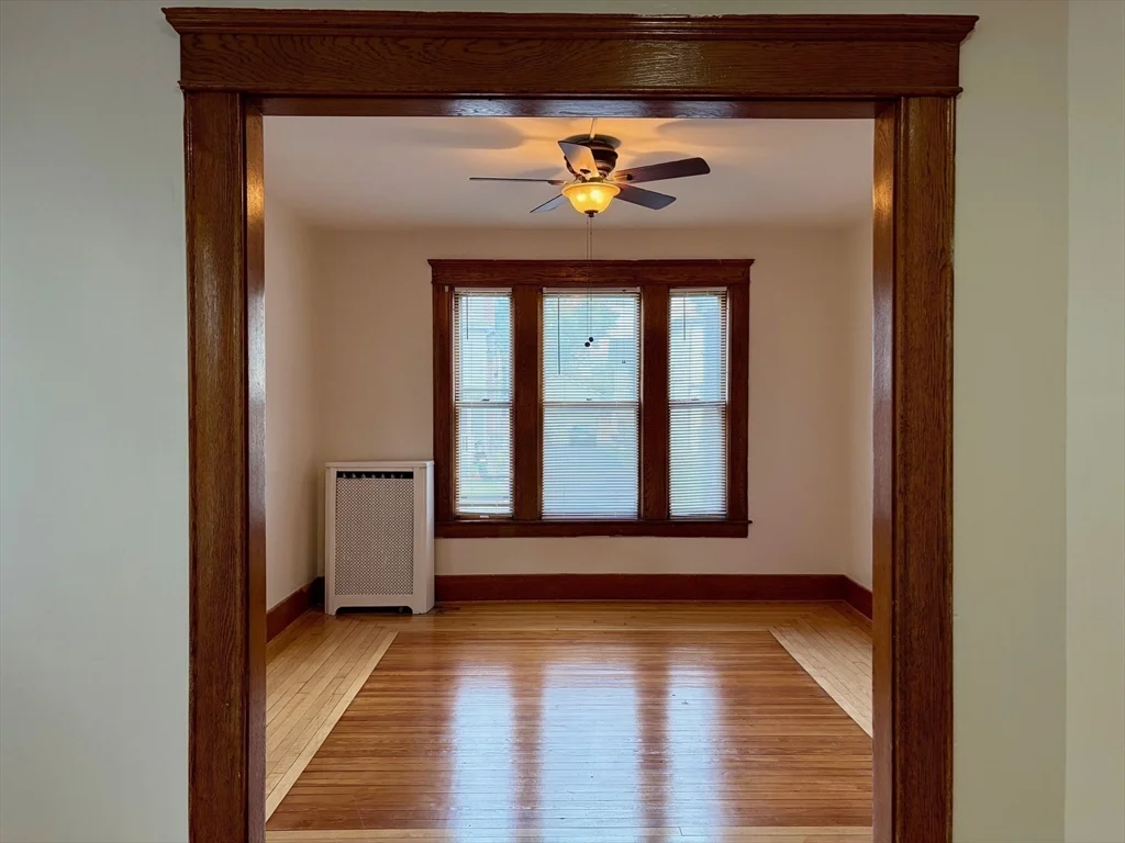 4 bed, 1 bath apartment for rent at 271-273 Pleasant St Unit 271, Holyoke — photo 7 of 17