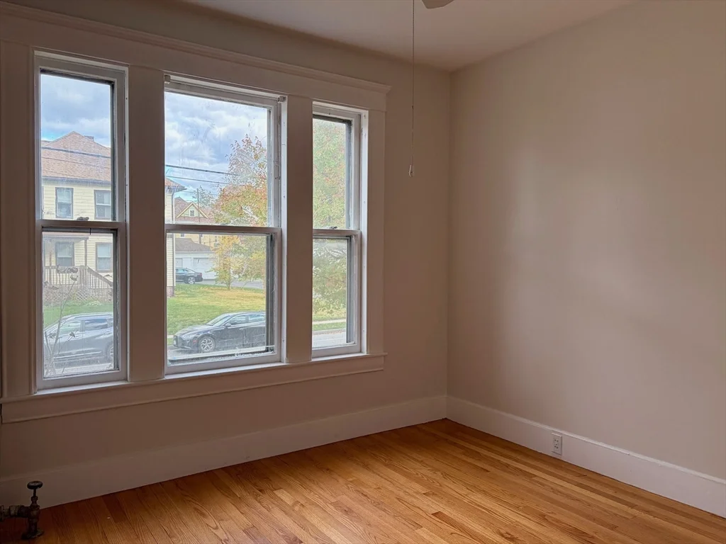 4 bed, 1 bath apartment for rent at 271-273 Pleasant St Unit 271, Holyoke — photo 13 of 17